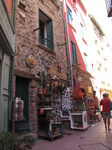 SX27707 Tourist shop in Collioure.jpg